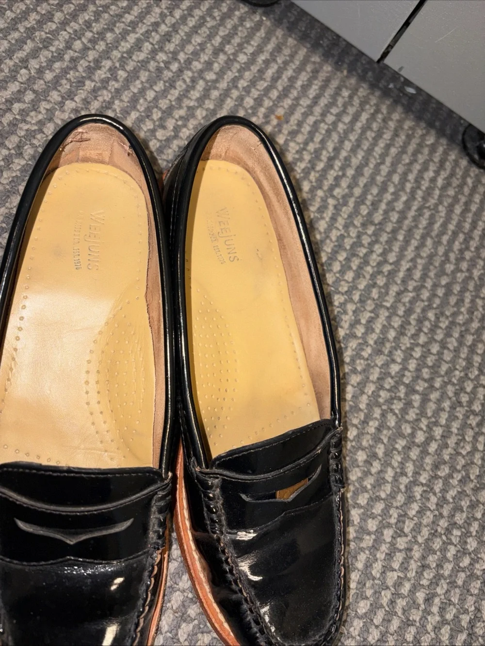 G.H. Bass & Co. Weejuns Black Leather Penny Loafers with Brown Sole 8